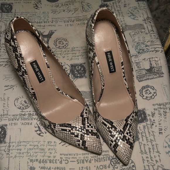 Nine West Shoes - Nine West Black and Cream Snakeskin Heels